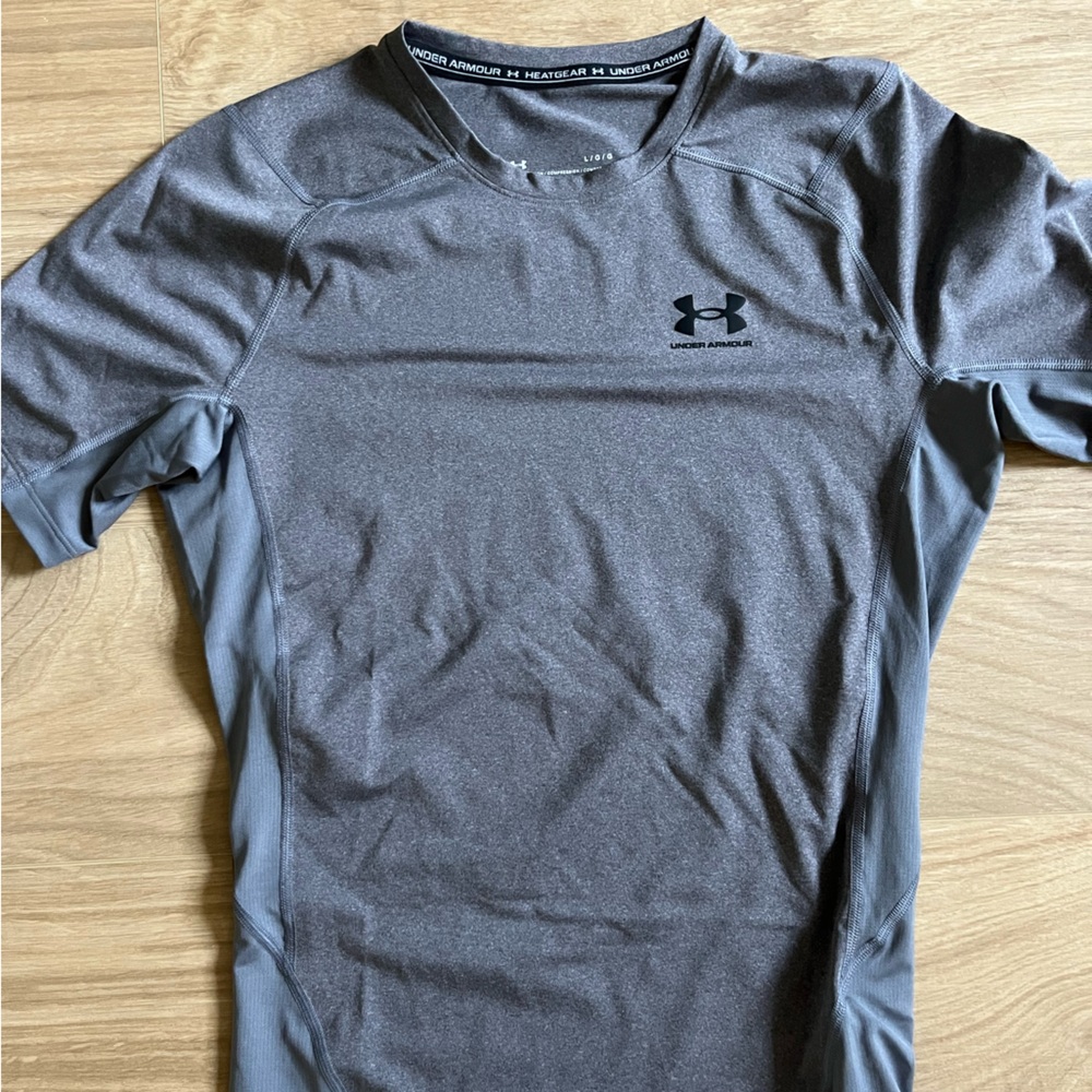 Under Armor men’s base layer size large